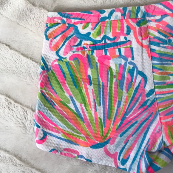 Lily Pulitzer sea shell shorts - Picture 5 of 5